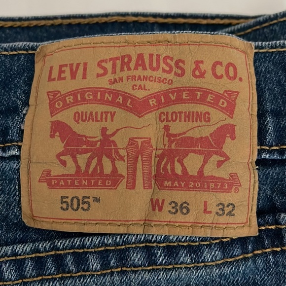 Mens 505 Levi’s blue jeans. In good condition. W 36 L 32. - Picture 3 of 3